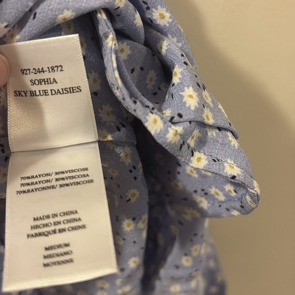 Rails Lavender Floral V-Neck romper - medium - lightweight - pockets - Picture 5 of 7